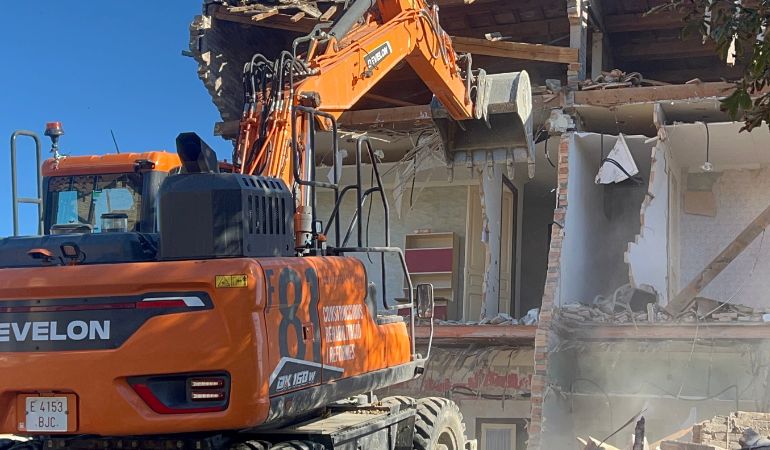 Enderroc de casa aïllada a Castillonroy- Projectes